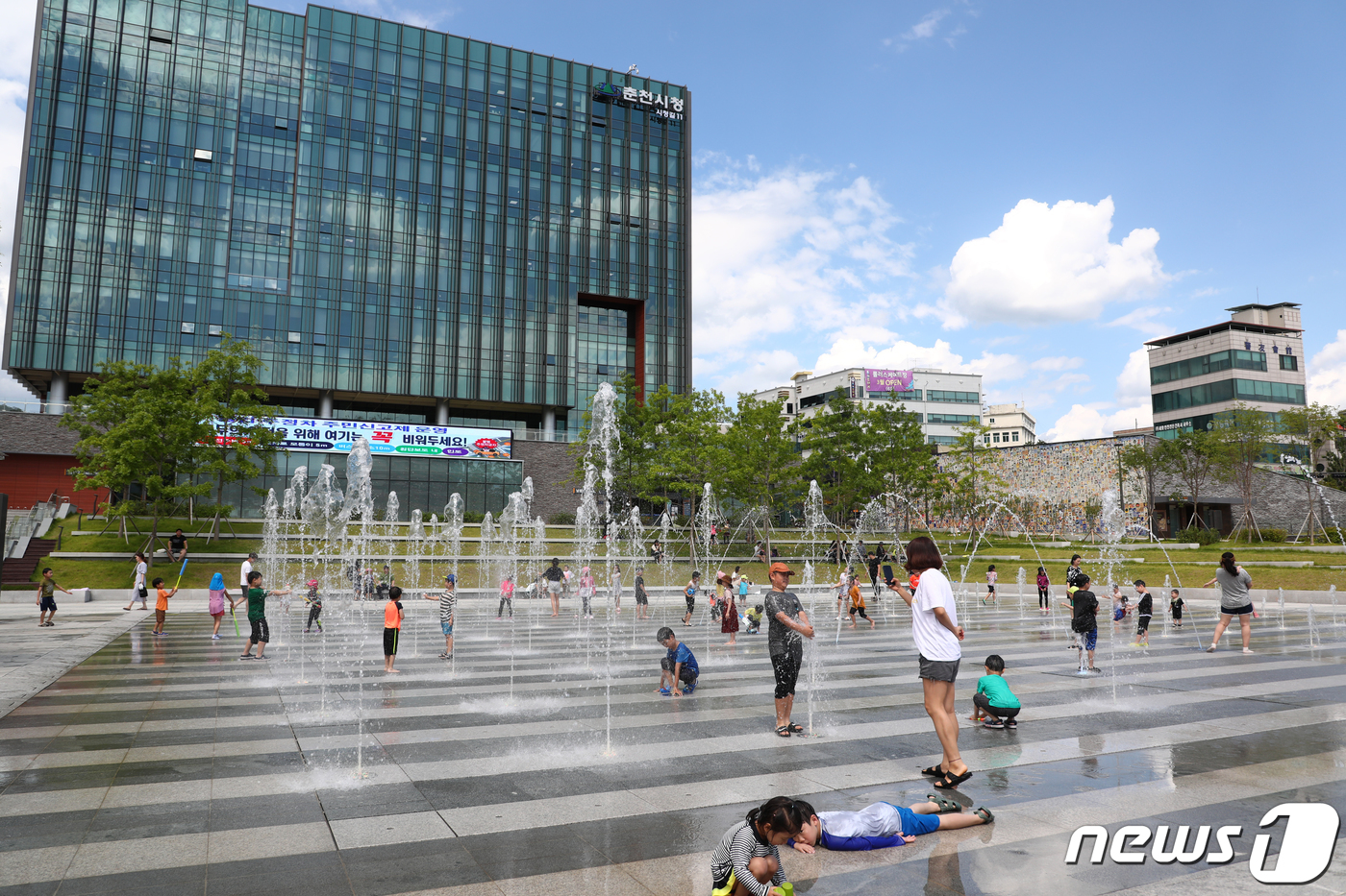 워터파크로 변신한 춘천시청광장