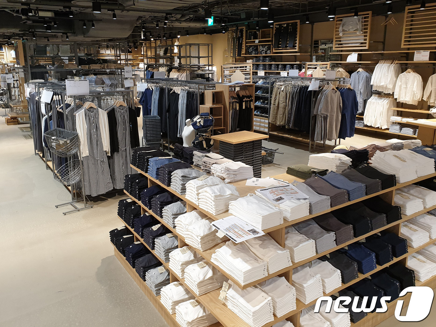 롯데백화점 부산본점, 무인양품 매장 확대 리뉴얼 재오픈