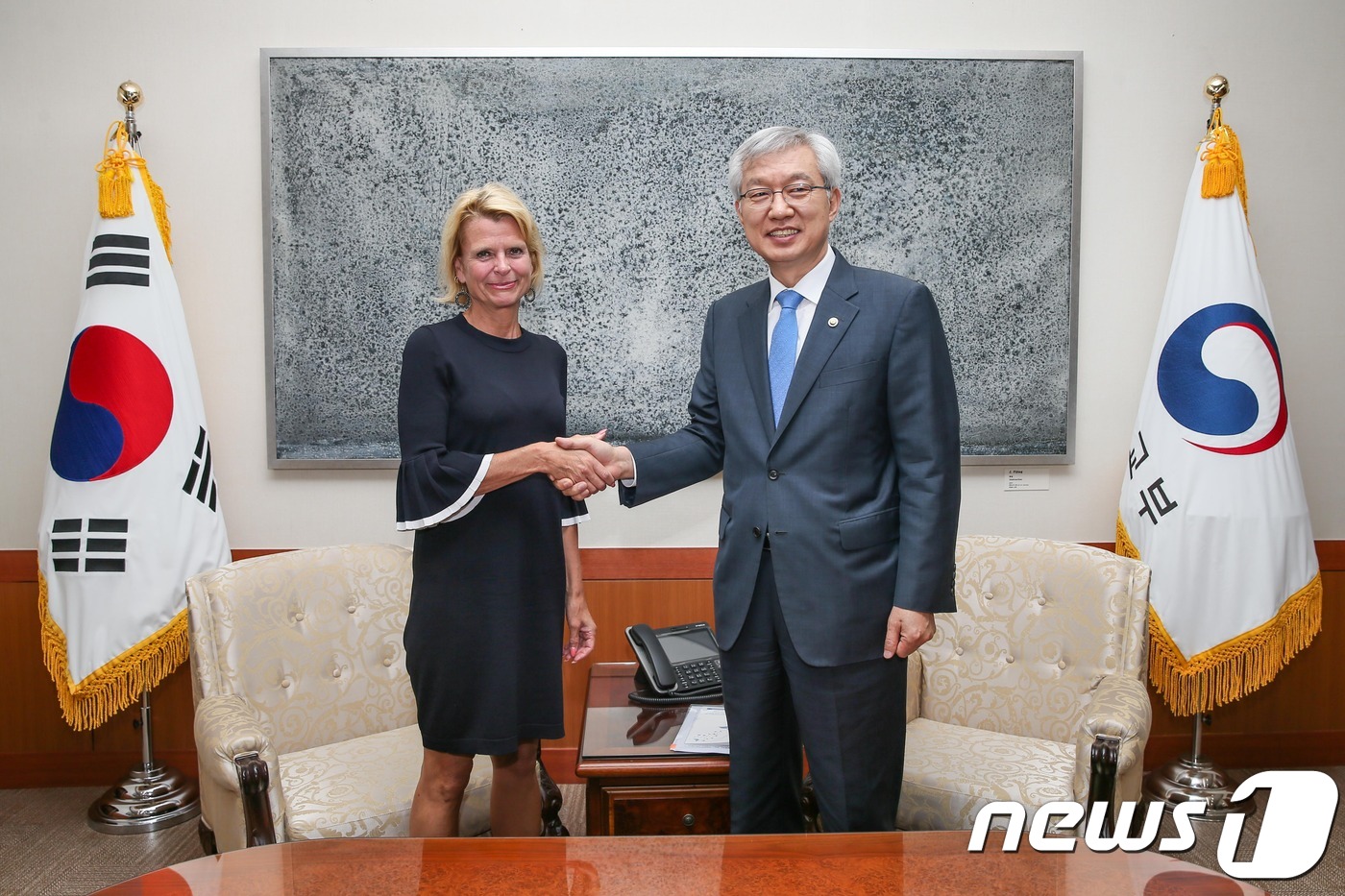 이태호 외교 2차관, 아사 레그너 유엔여성기구 부총재 면담 