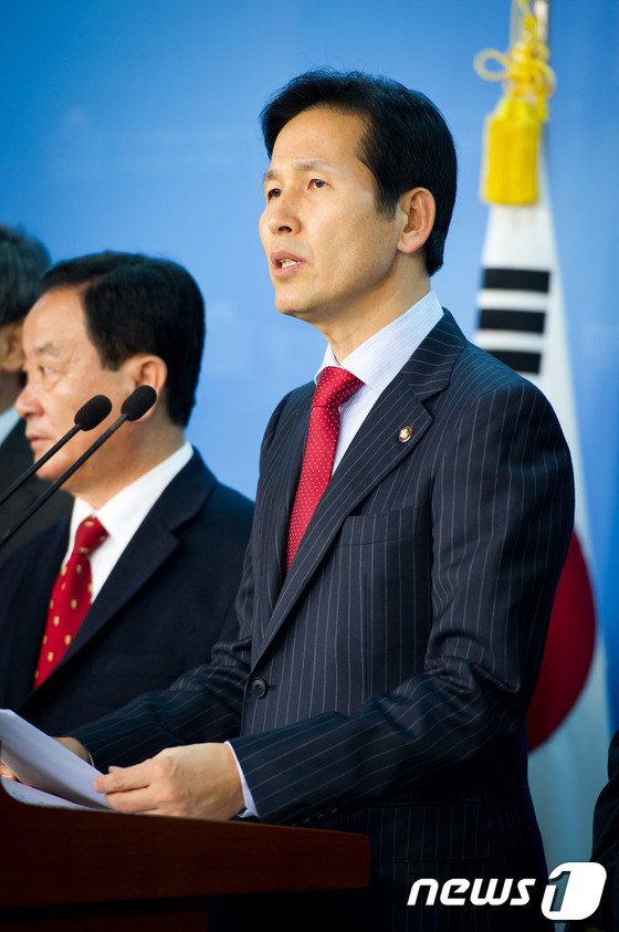 檢 휴게소 납품특혜 의혹 우제창 전 의원 무혐의 결론
