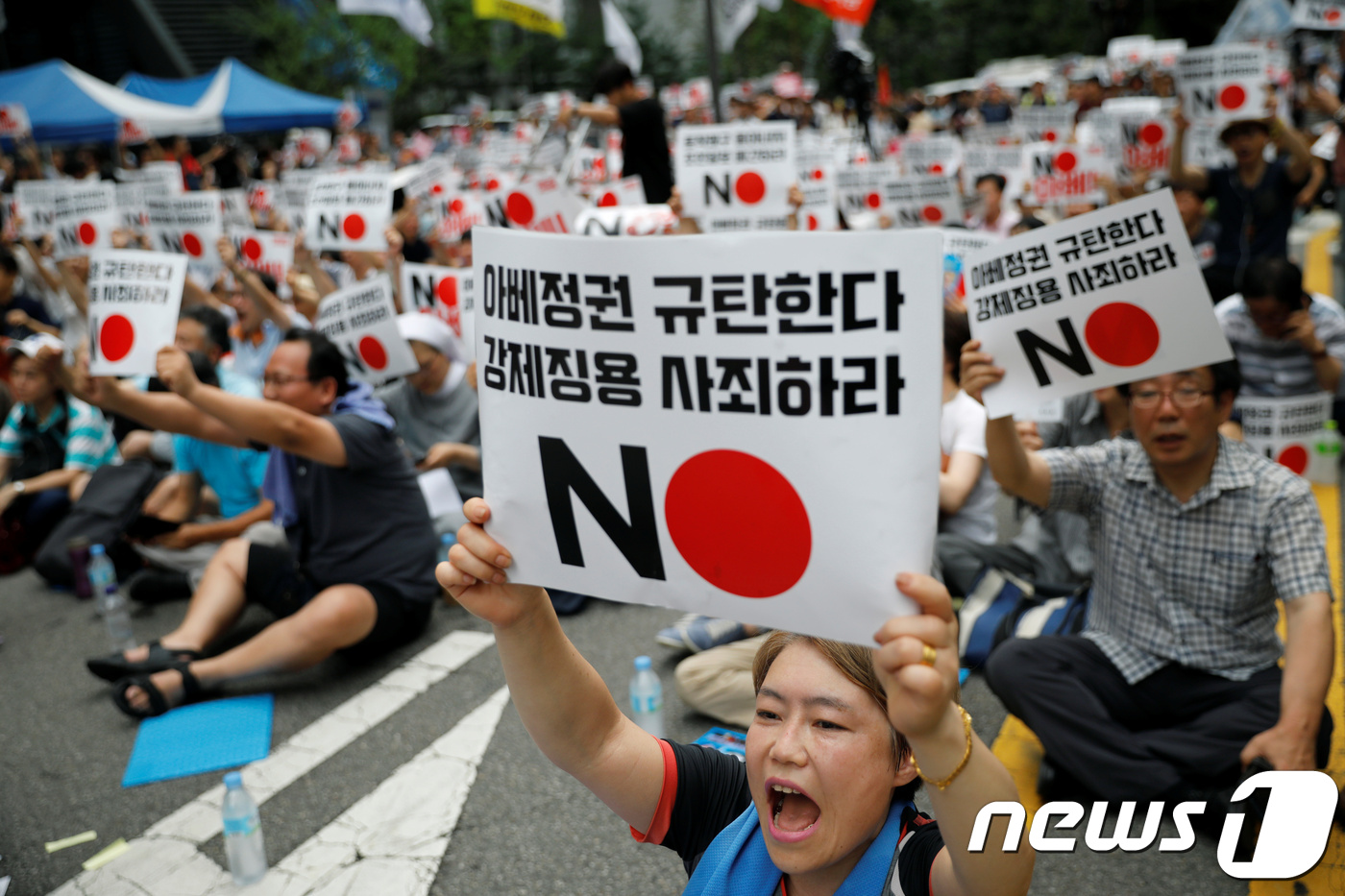 예상 이상으로 소동 커졌다…日, 수출규제 반응 당혹