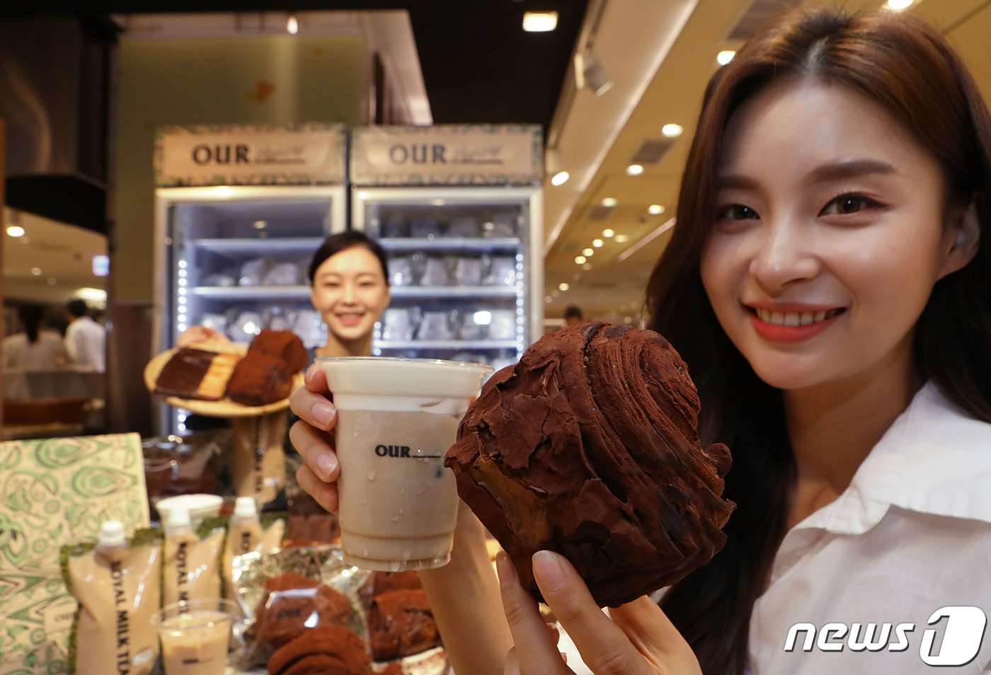 아우어 베이커리 만나보세요
