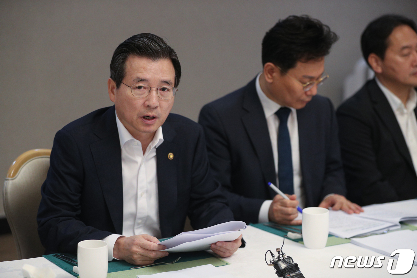 혁신성장 전략점검회의 참석한 김용범 1차관