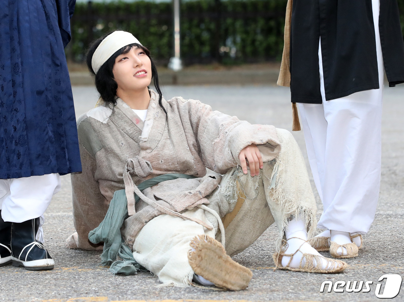 원어스 서호, 출근길 등장한 꽃미남 거지