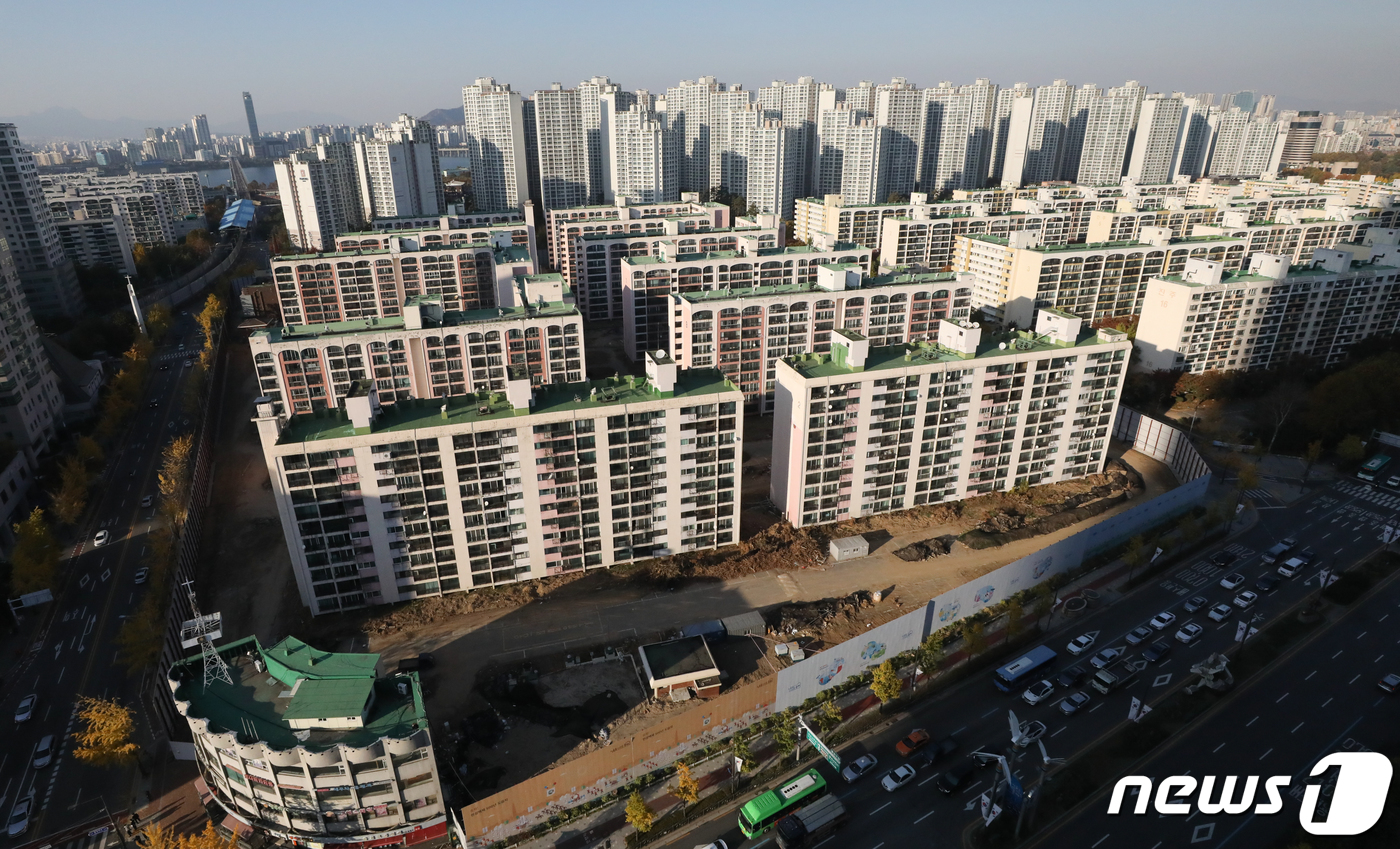 분양가상한제 적용받은 미성클로버·진주 아파트 재건축 단지