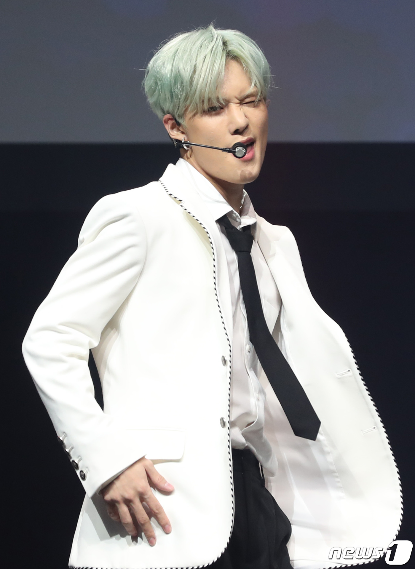 CIX 승훈, 강렬한 무대