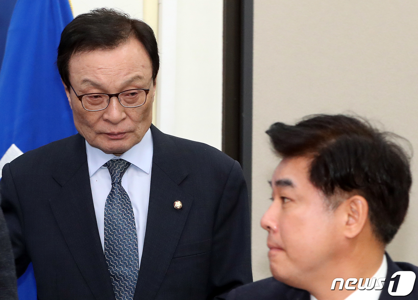 김병욱 의원 바라보는 이해찬 대표