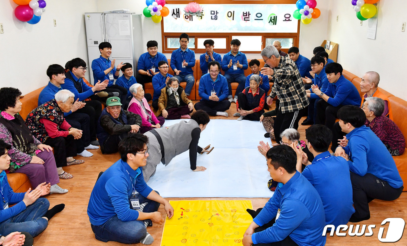 현대차 신입사원 400명, 울산 복지시설서 봉사활동