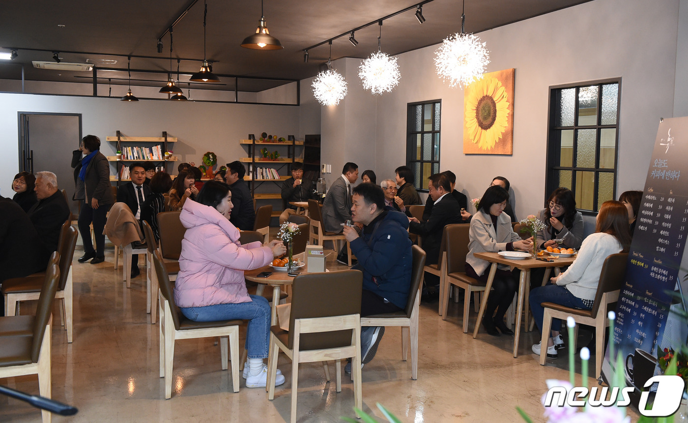 김제시, 노인일자리 실버카페 더 휴(休) 1호점 오픈