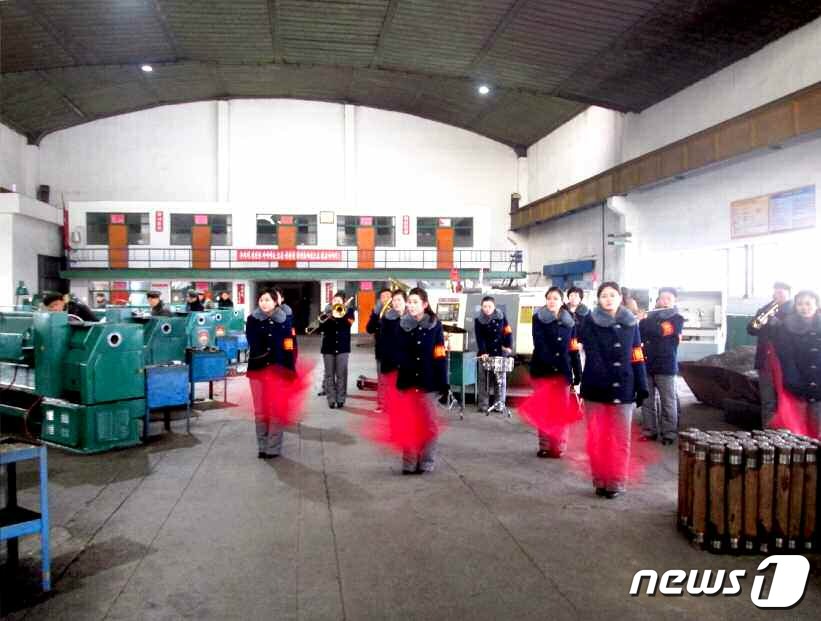 평양 상원시멘트연합기업소, 증산 목표 달성…기적 창조