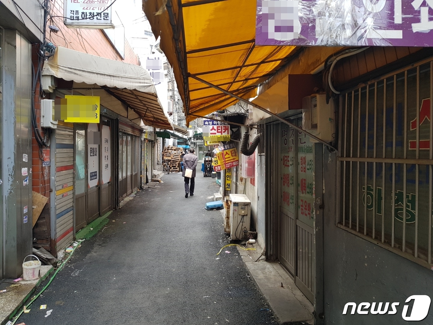 후보 1명당 10만장씩 뿌렸는데…명함 매출 9분의1토막