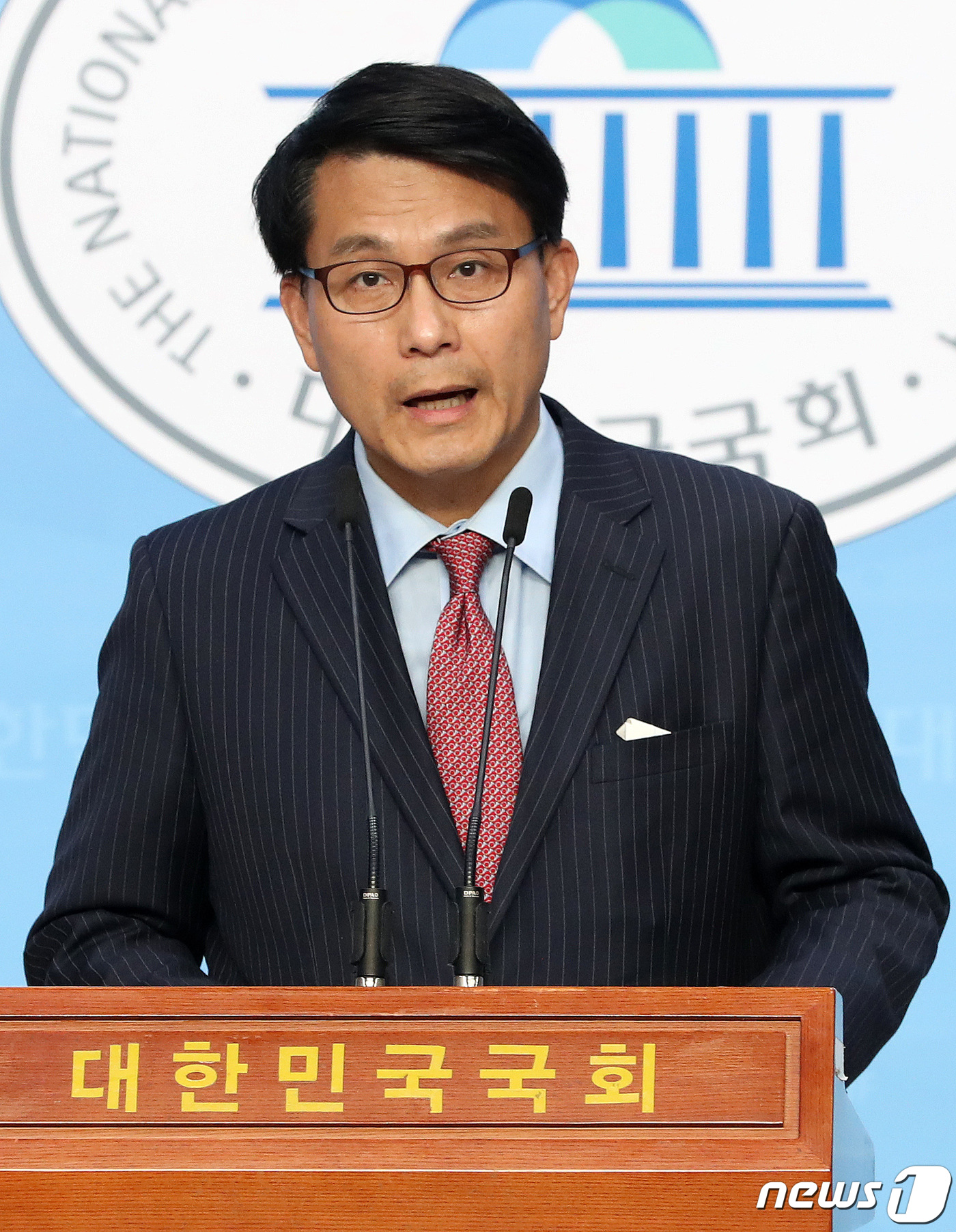 현안 관련 기자회견하는 윤상현 외통위원장