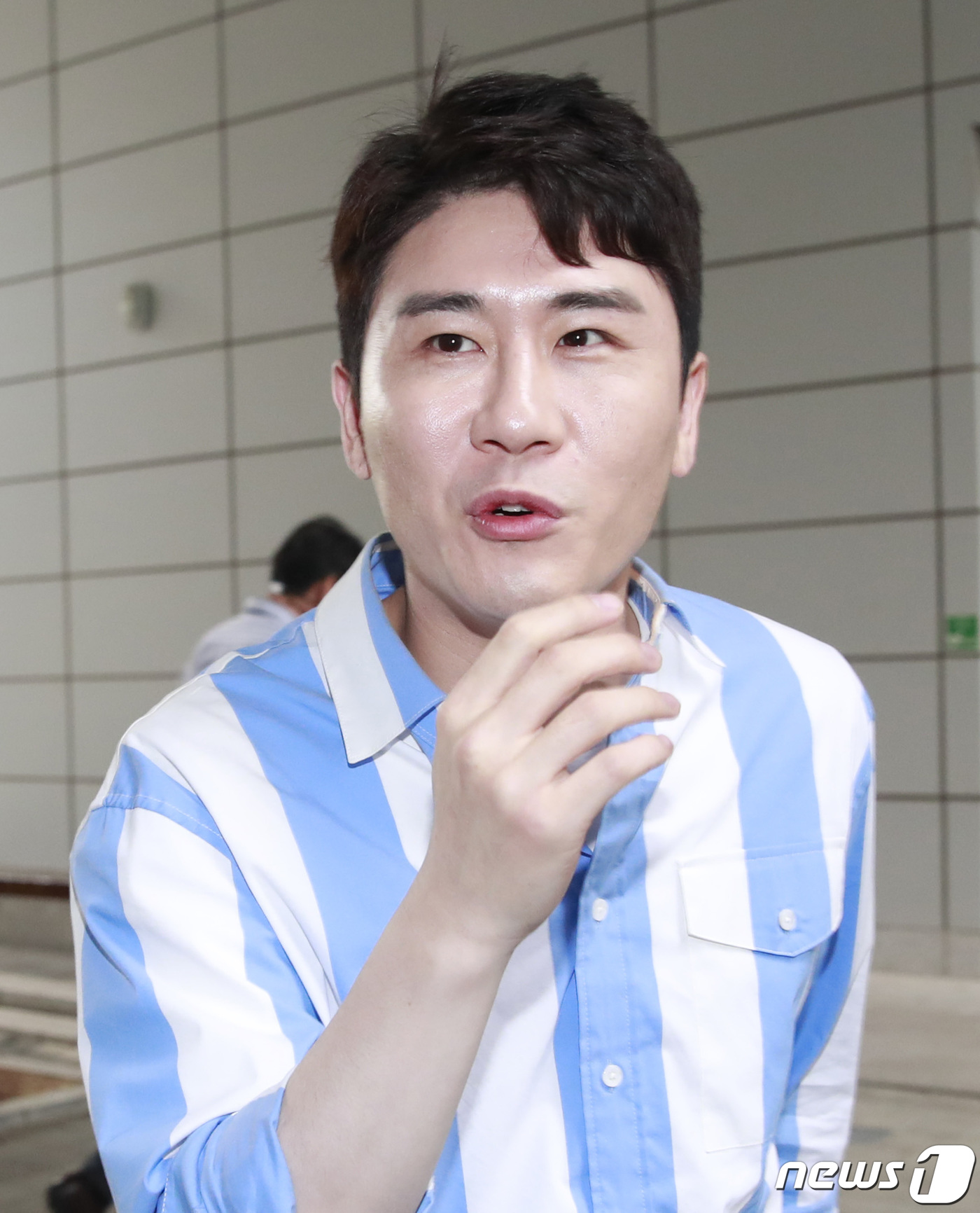 영탁, 출근하는 쾌남