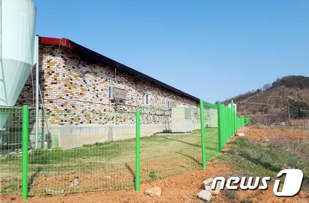 정읍시, 아프리카돼지열병 차단…양돈농장 울타리 설치 지원