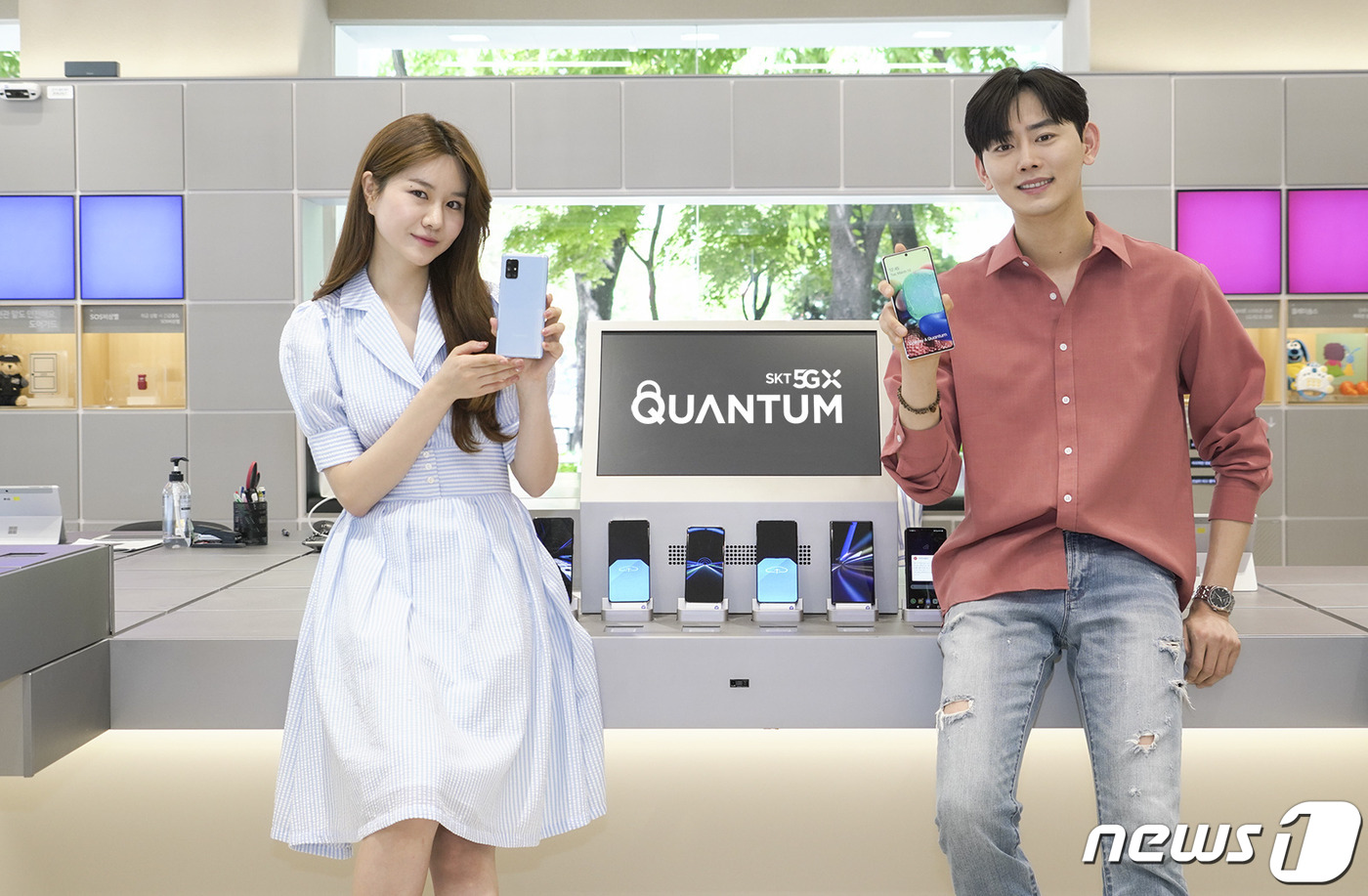 보안걱정 끝…SKT, 양자보안 5G폰 갤A 퀀텀 세계최초 출시