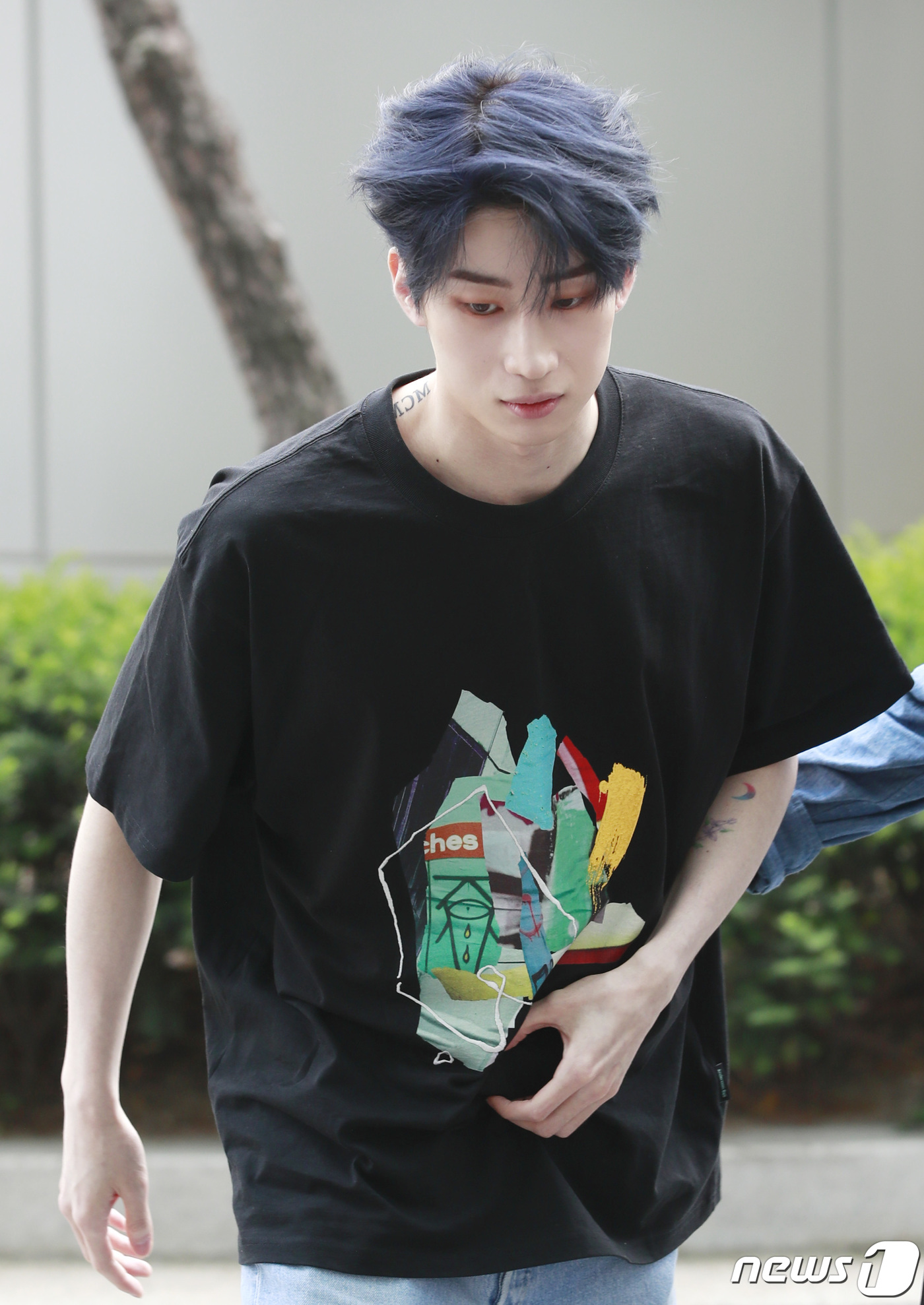 한승우 목 뒤와 팔뚝 타투 살짝
