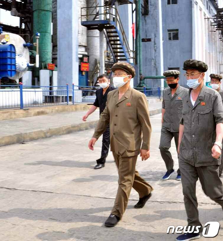 北 김재룡 내각 총리, 함경남도 화학공업 부문 현지 시찰