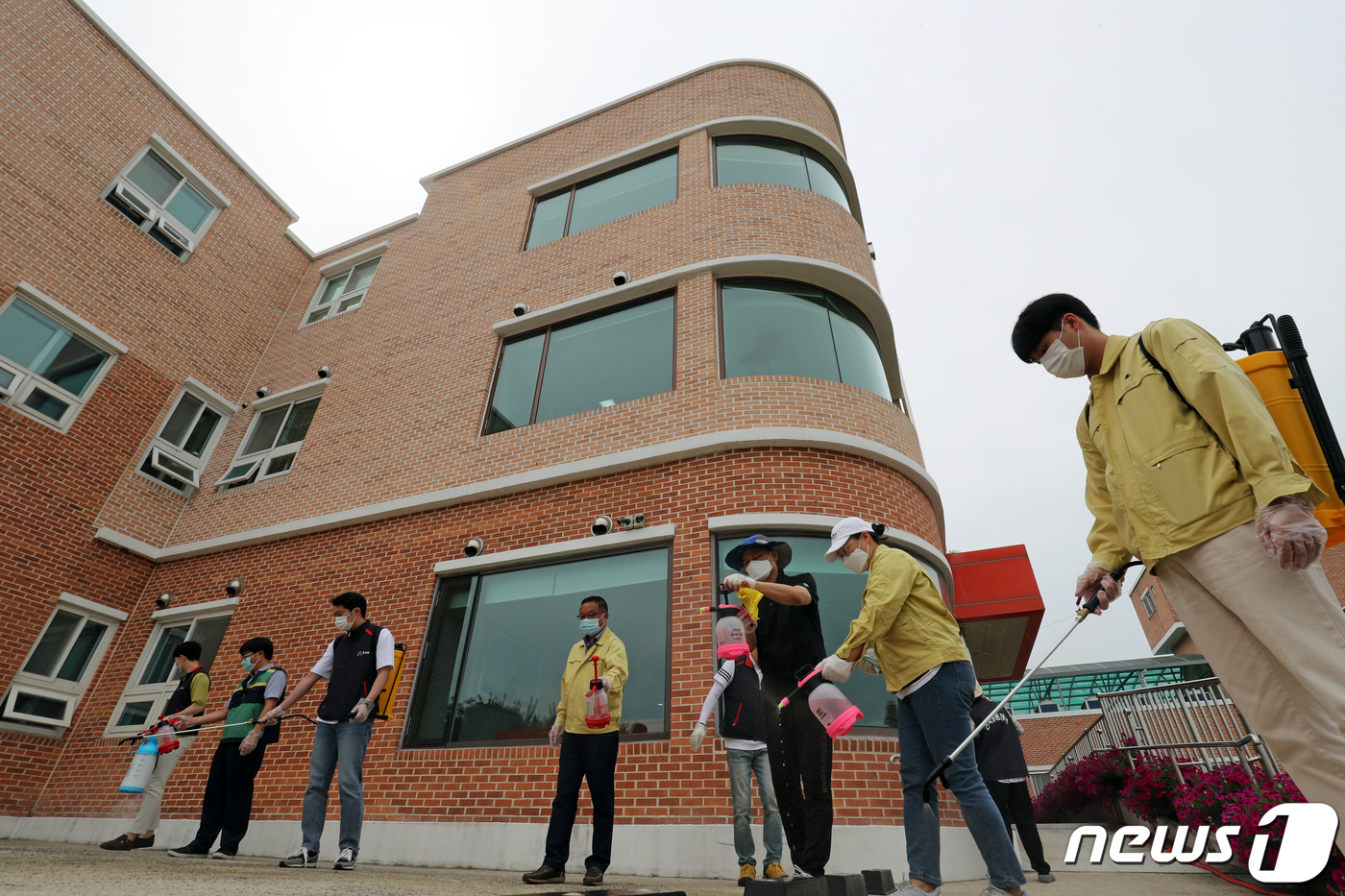 한울요양원 3명·금양오피스텔 1명 추가 발생…광주 누적 82명(종합)