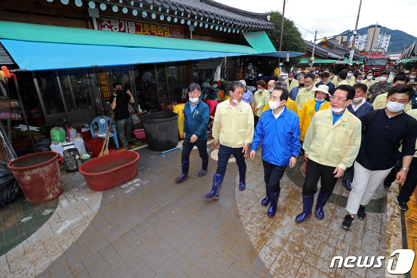 정세균 총리 침수 피해 현장 찾아
