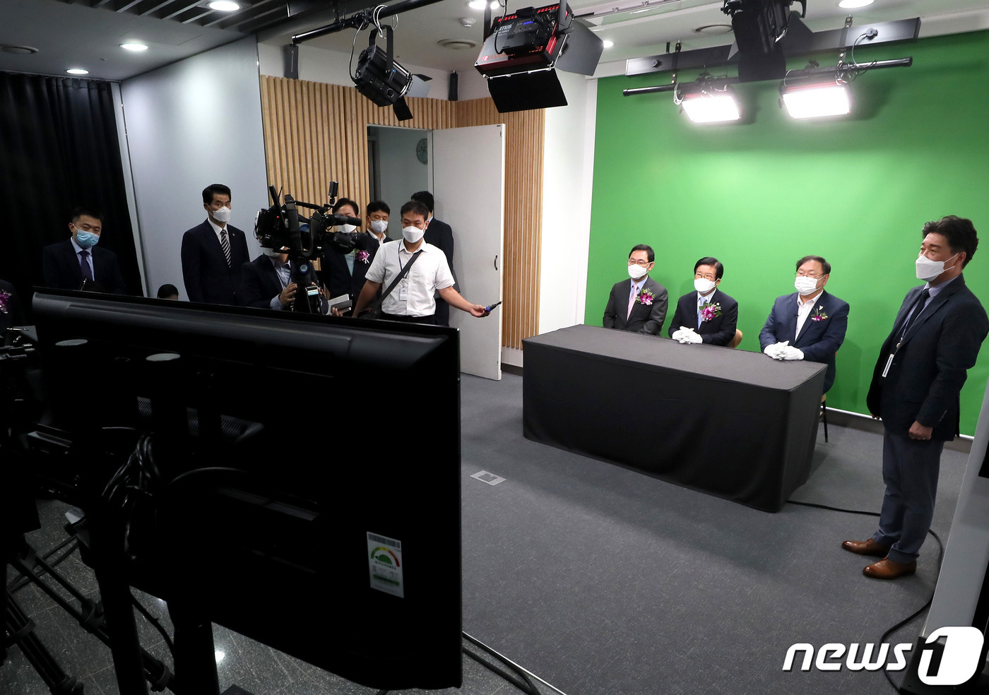 새 역사 쓰는 느낌…코로나가 앞당긴 디지털 국회 변화상