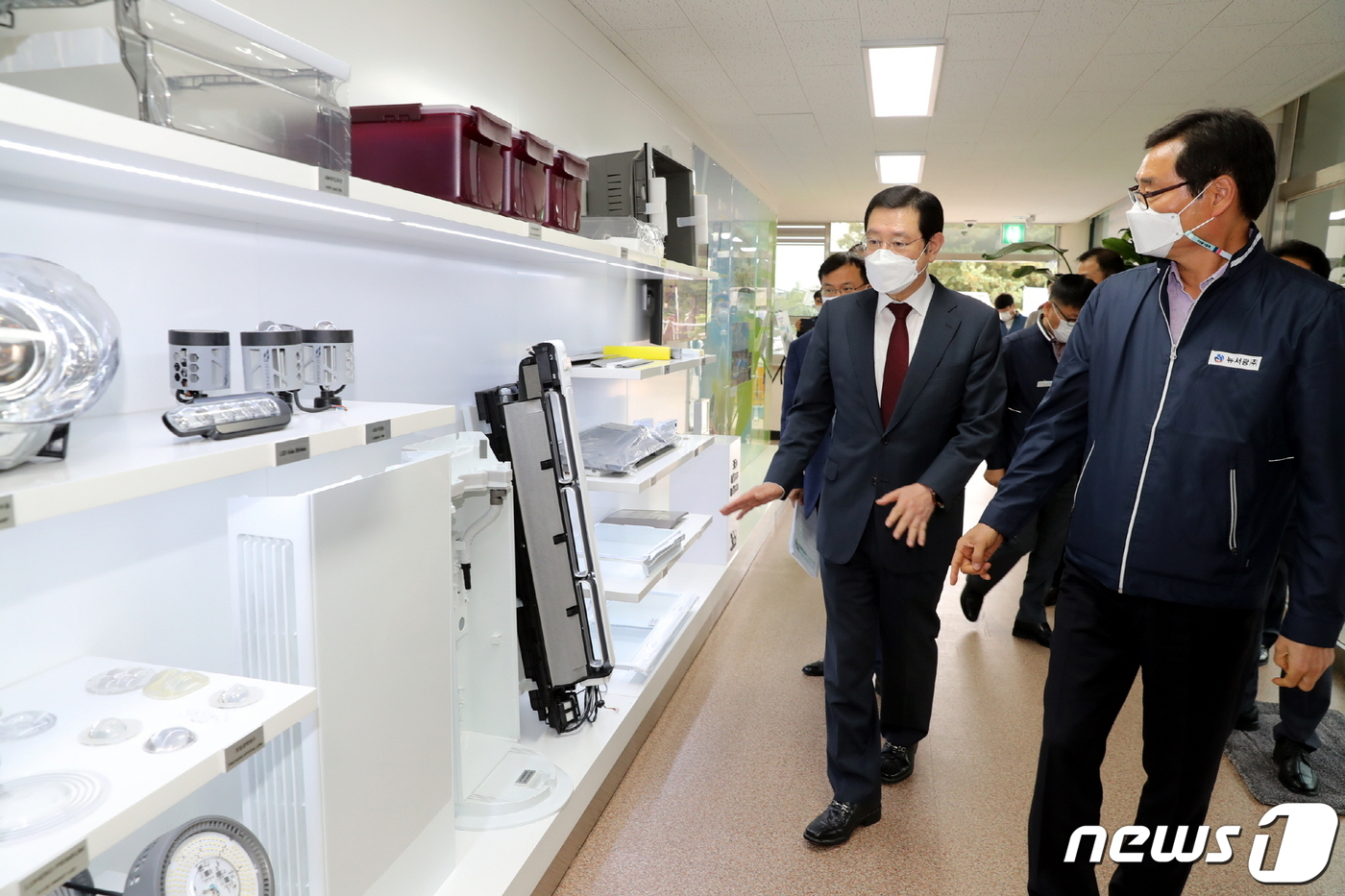 이용섭 시장, 하남산단 이전업체 찾아…광주 안착 적극 지원