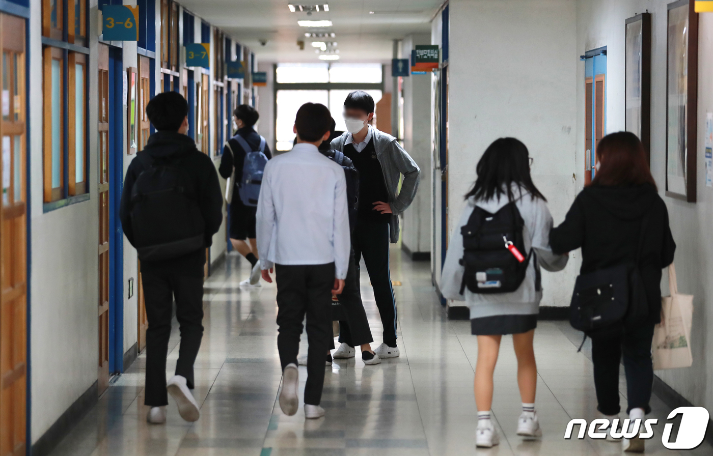서울 중·고교 신입생 내년부터 30만원씩 입학준비금 받는다