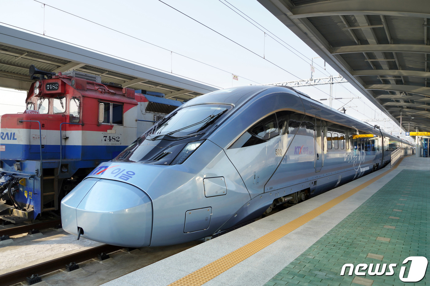 원주역 도착한 KTX 이음 열차