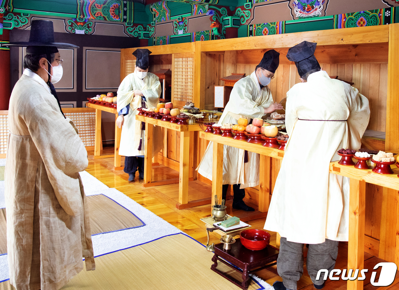 4명만 모여 설 차례 지내는 석담 이윤우 종갓집