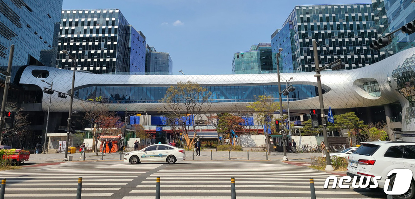 [개발자 쟁탈전]② 판교역 이직의 다리를 아시나요?