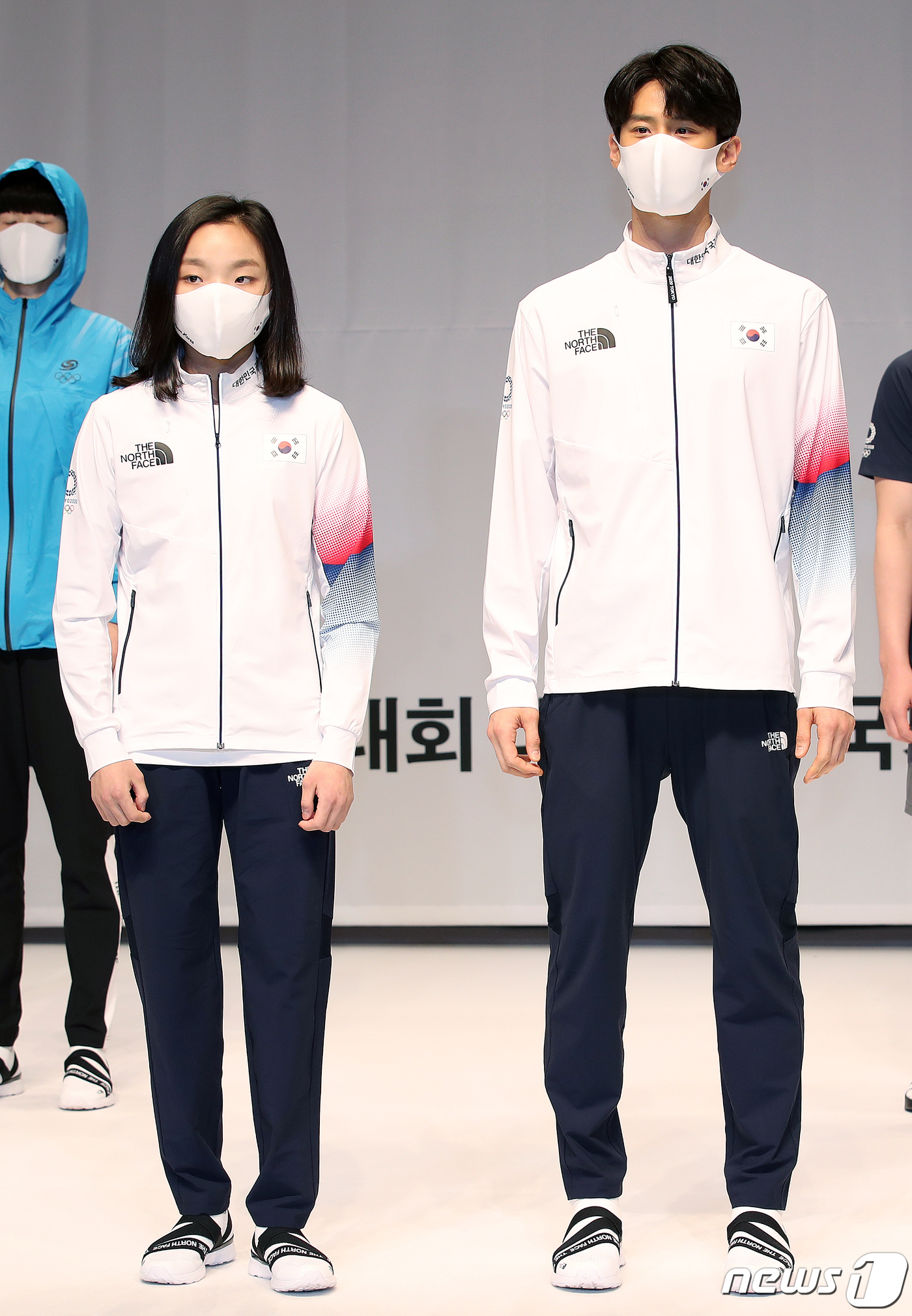 시상용 단복 착용한 국가대표 선수들