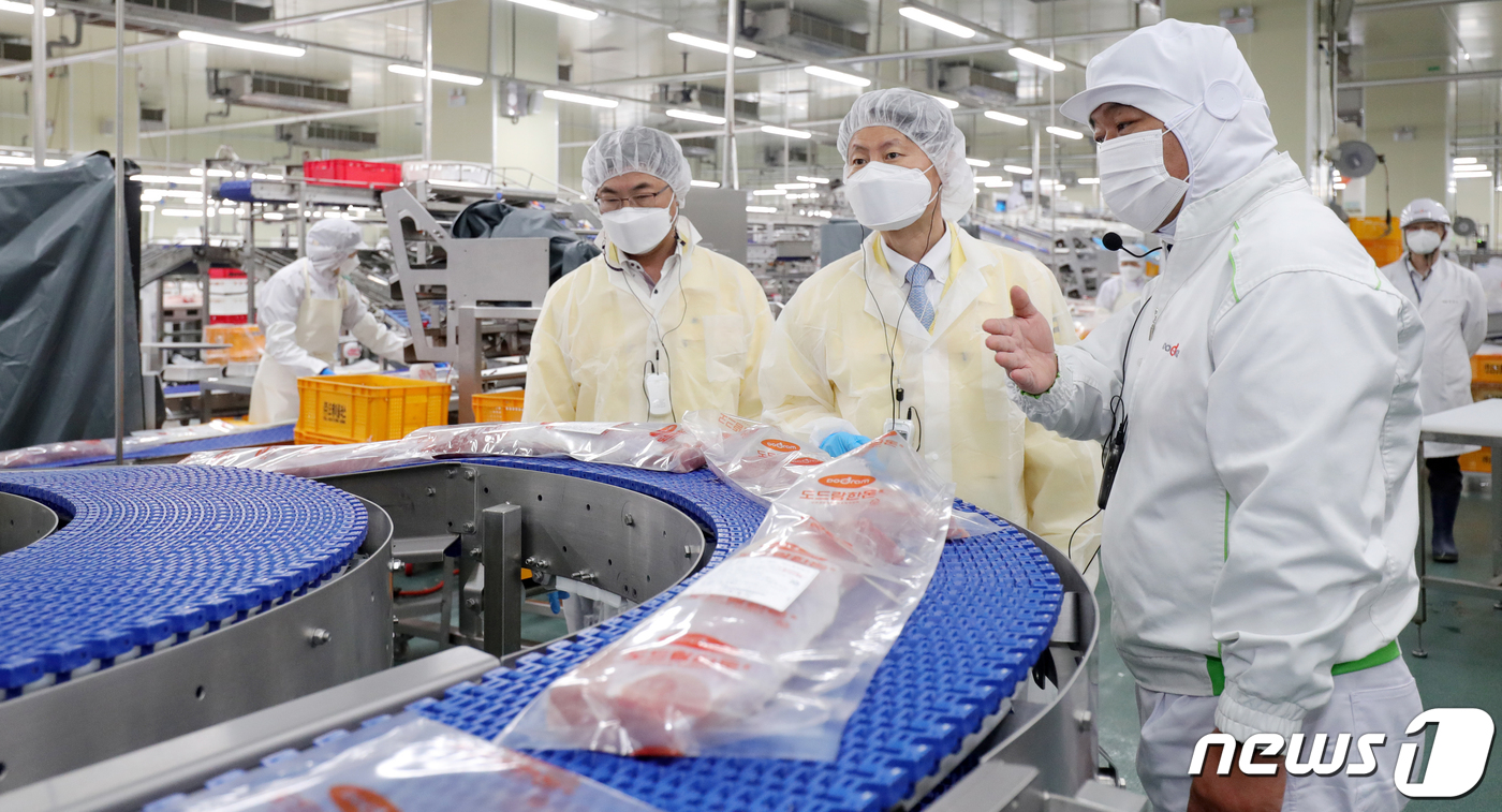 김강립 식약처정, 김제 육류가공업체 방문해 방역관리 현장 점검