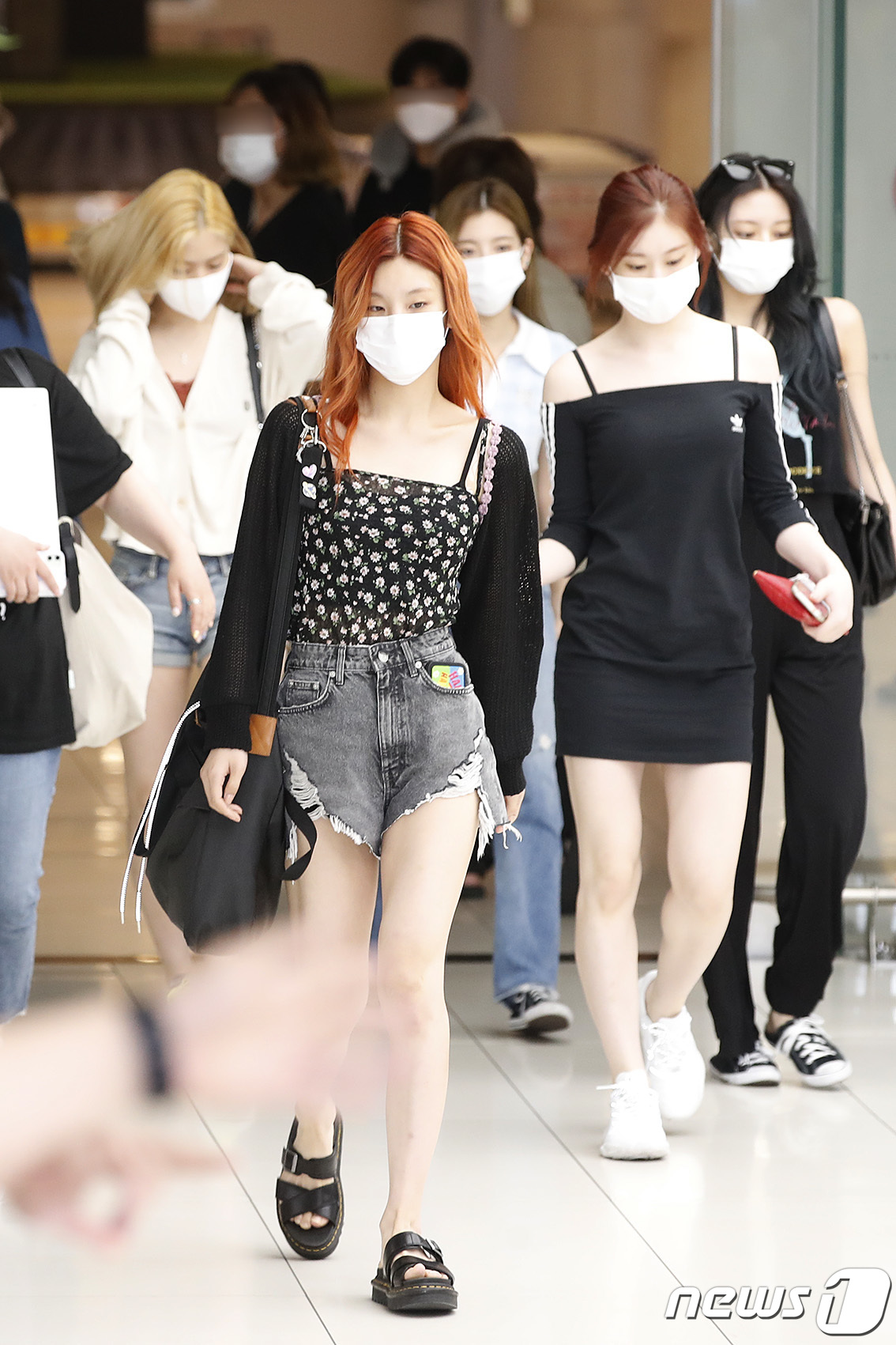 있지, 민낯에도 블링블링