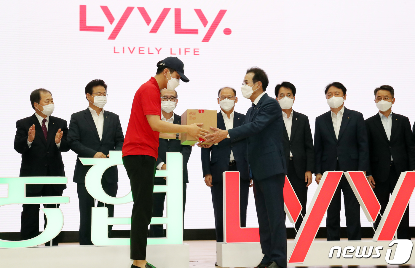 위생과 안전성을 극대화한  축산전문 온라인몰 농협 LYVLY(라이블리)  오픈