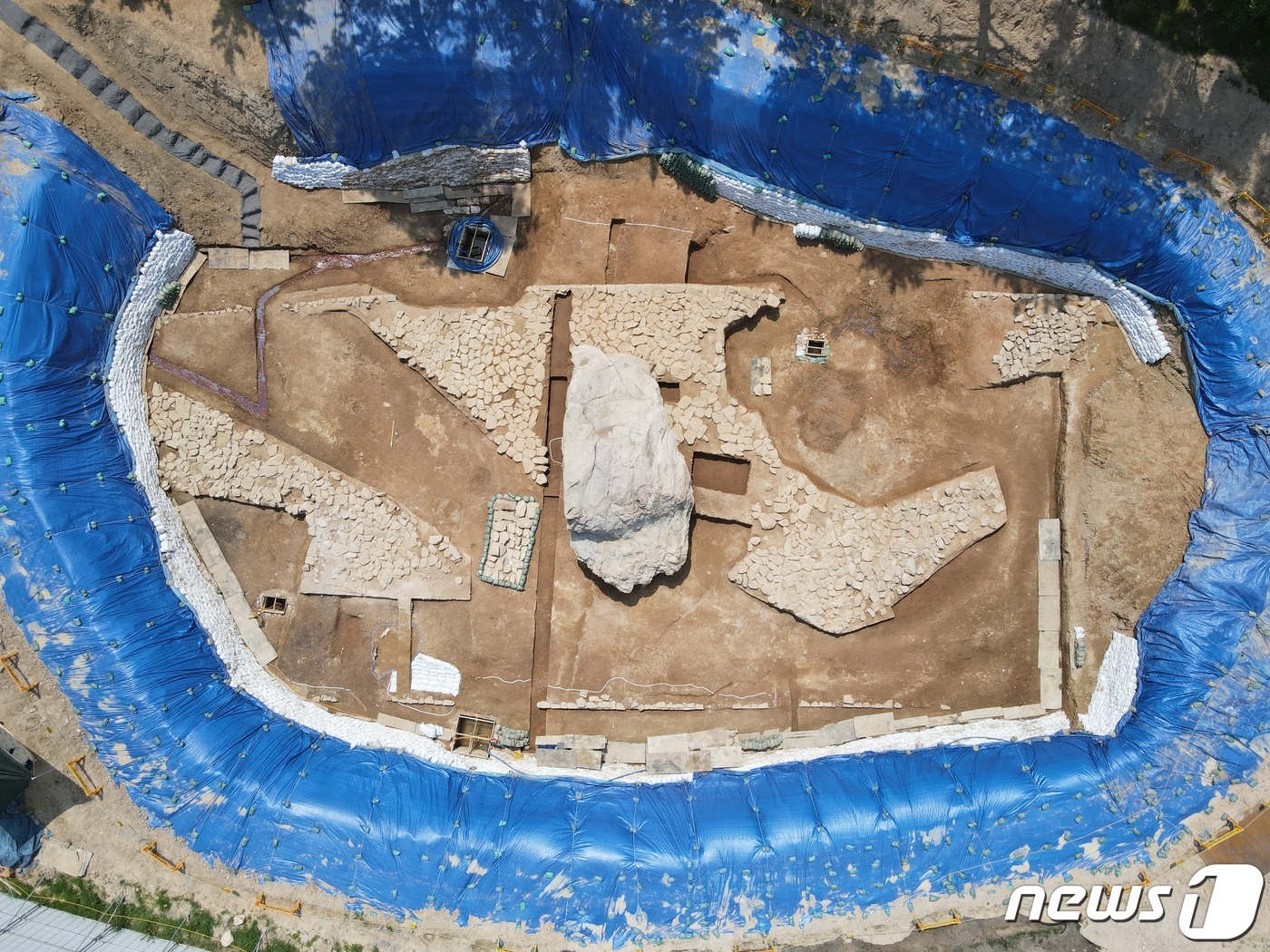 김해 구산동 지석묘, 묘역 갖춘 세계 최대 고인돌로 확인