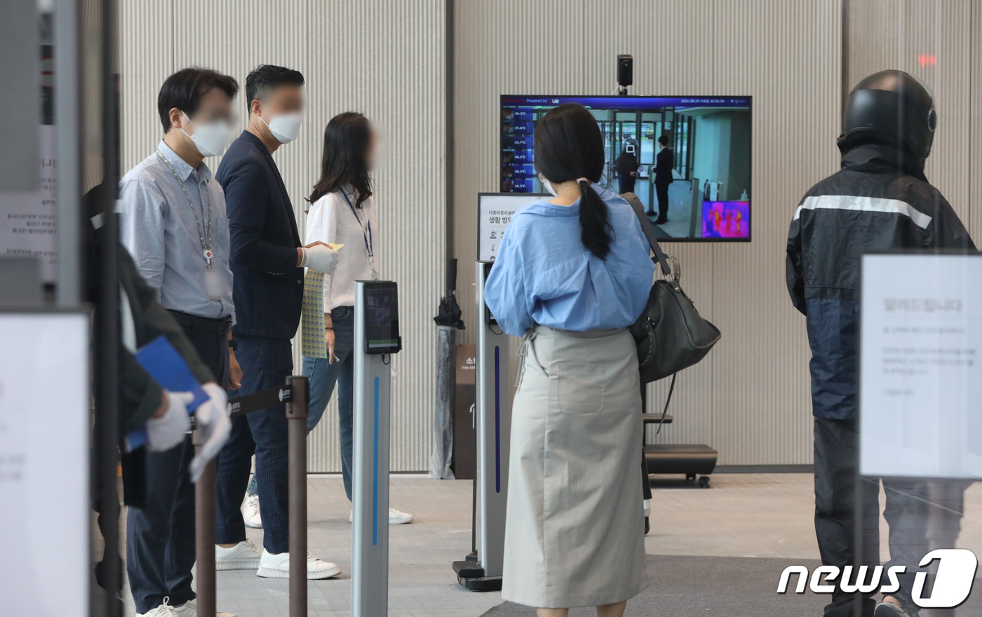 롯데백화점 동탄점, 코로나19 확진자 3명 추가 확진…누적 5명