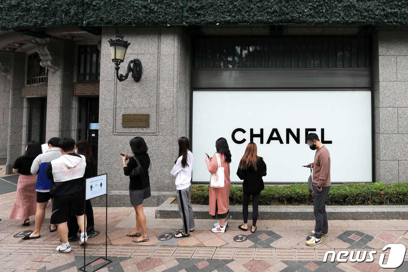 플미꾼 기승부리자 구매제한…샤넬 코코핸들 1년에 1개밖에 못산다
