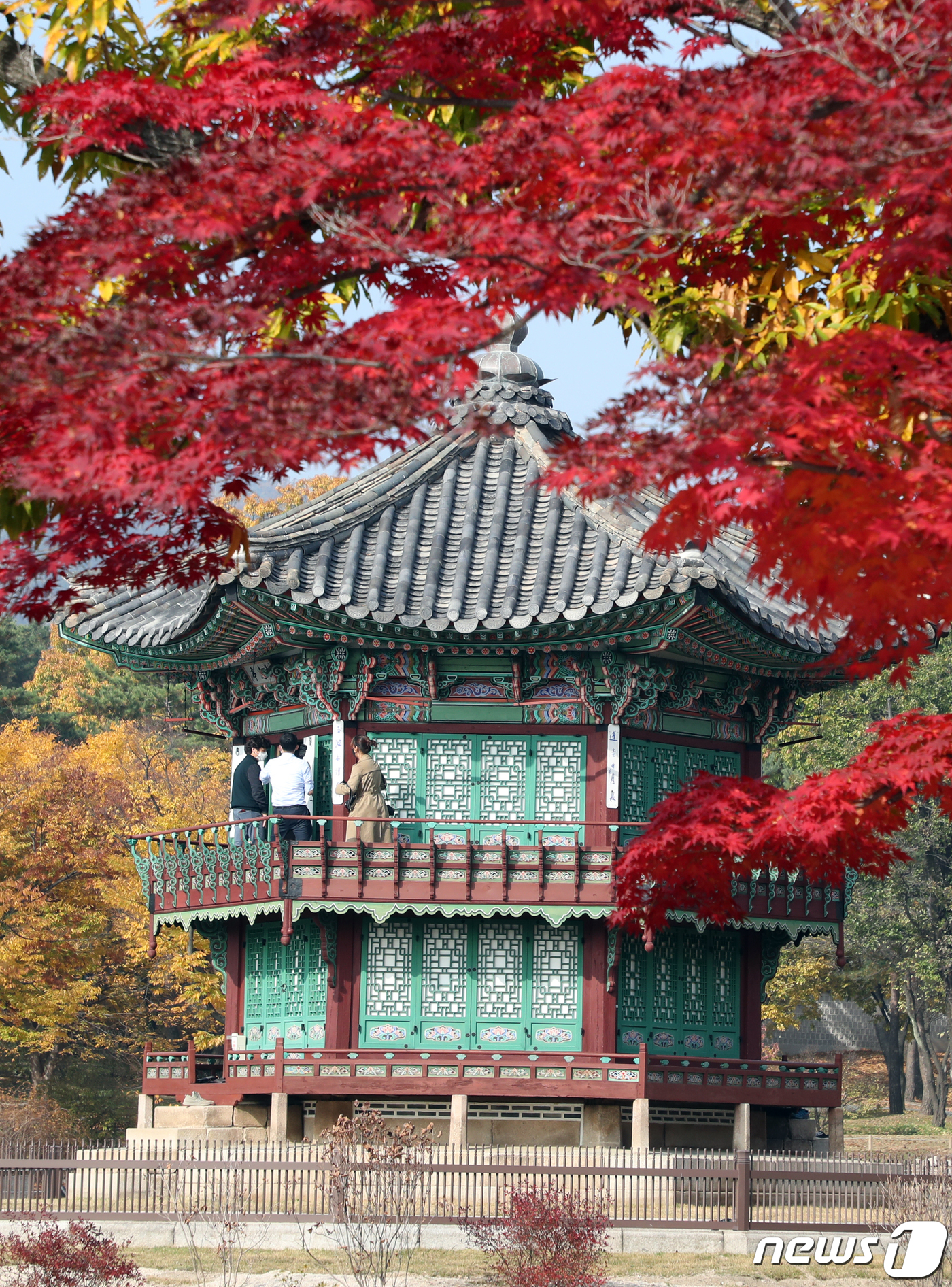 향원정 복원작업 완료