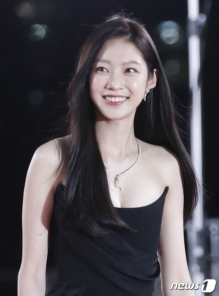 공승연, 예쁜 미소