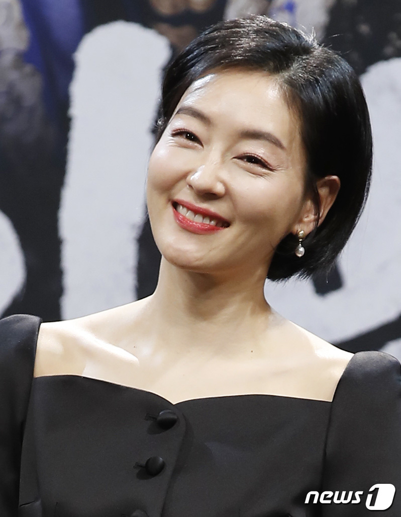박진희, 단발이 찰떡