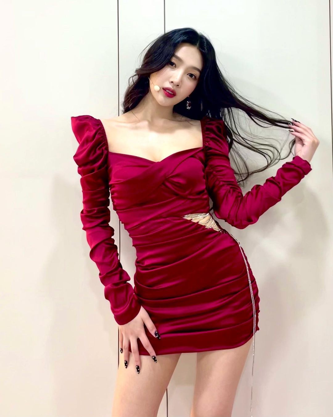 레드벨벳 조이, 미니 드레스 입고 섹시美…빠져드는 비주얼 [N샷]