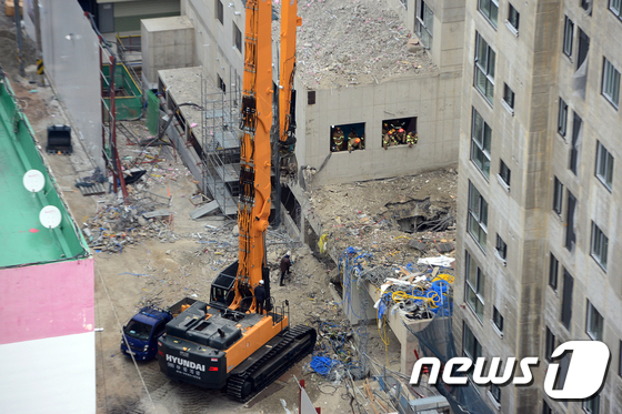 '광주 붕괴사고' 엿새째…처참한 사고현장