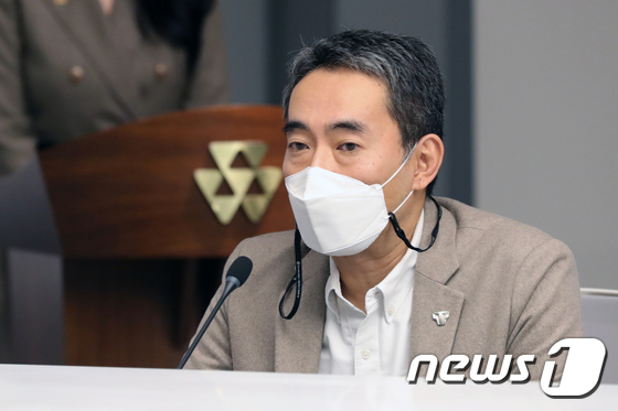 인사말하는 김도훈 대표이사 사장