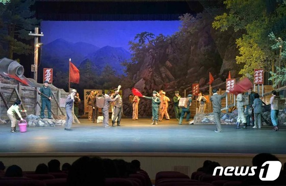 북한 설 맞아 중앙·지방 극장서 다채로운 공연