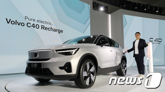 브랜드 최초 쿠페형 순수 전기 SUV 볼보 C40 리차지