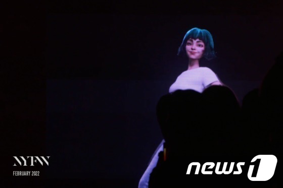 LG, AI 기반 인간 ‘틸다’ 뉴욕 패션위크서 공개