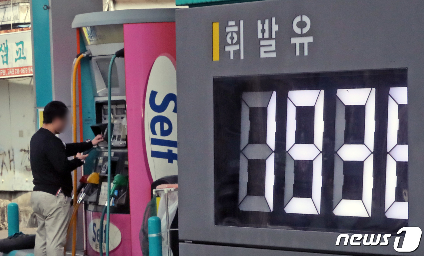 유가 급등 충북 휘발유 2000원대 주유소 속속 등장