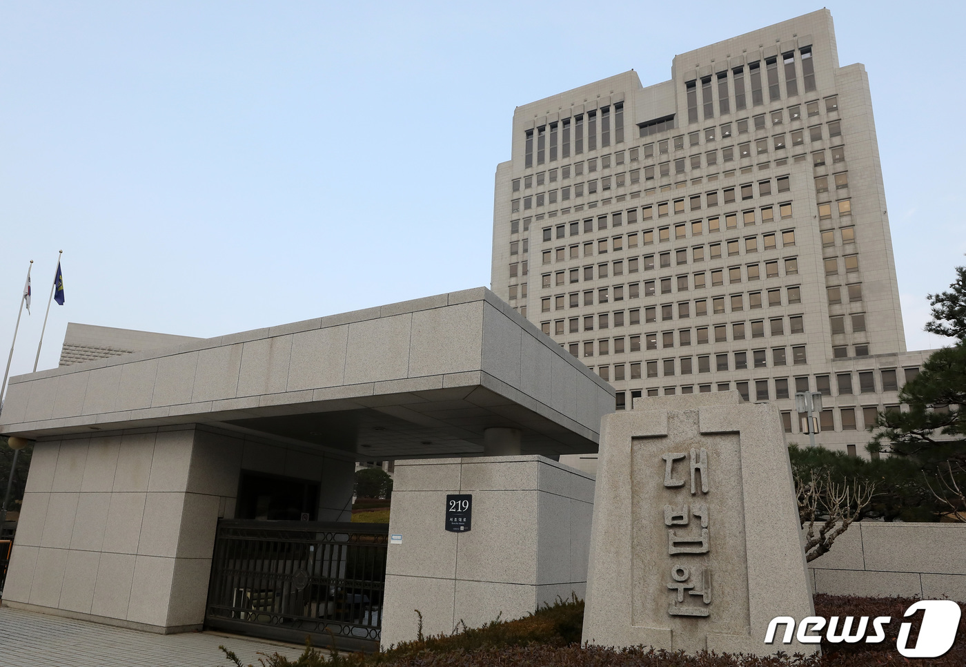 식당 주인 몰래 녹음 장치 설치, 주거침입?…초원복집 판례 바뀌나