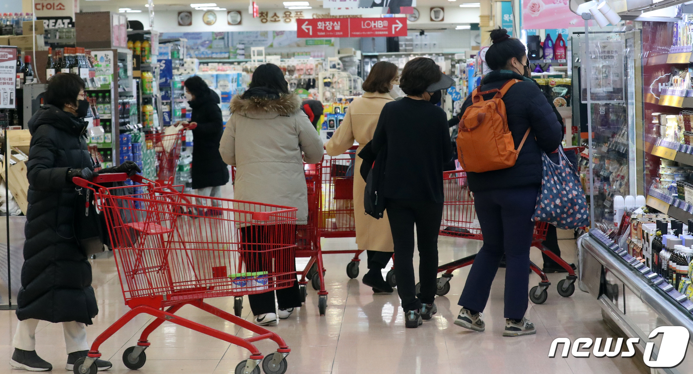 해묵은 규제 이제는 바뀌나…기대감 높이는 유통업계