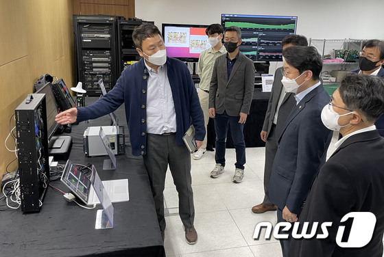이억원 기재차관, 5G 관련 현장 방문