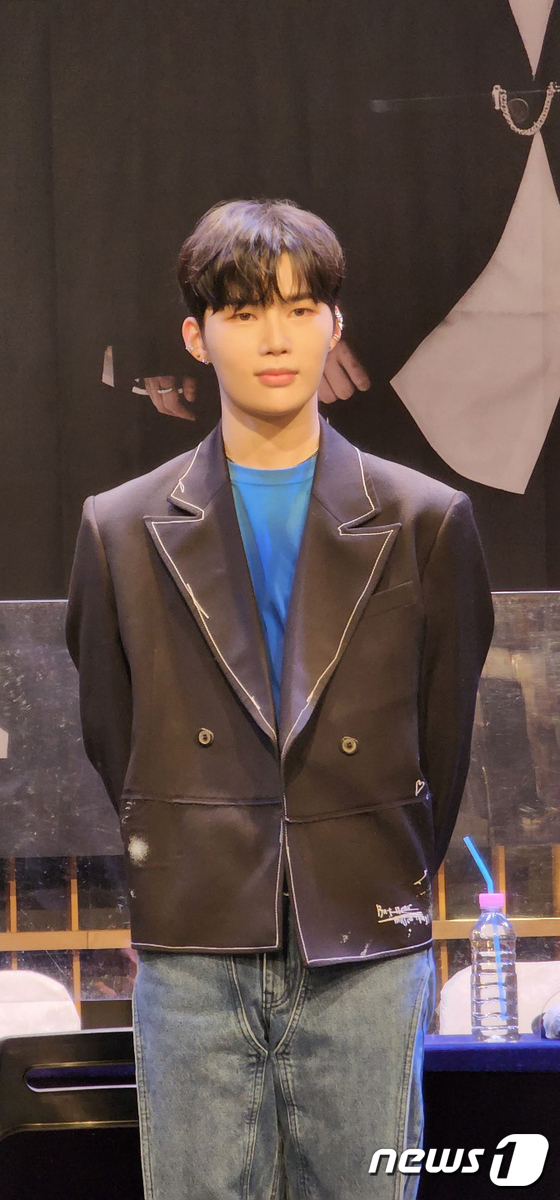 나인아이 민준 시크한 매력